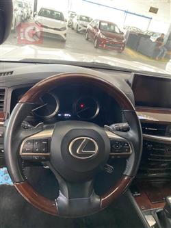 لێکزس LX
